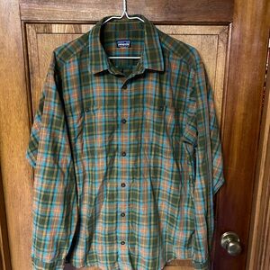 Men’s Patagonia shirt